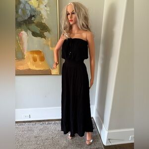NWT Black Chic & Stylish Maxi Dress!